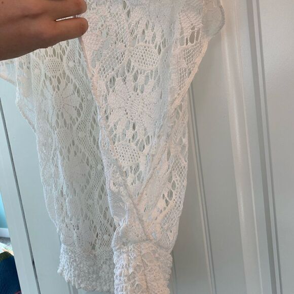 🌞Trina Turk new crochet top. - Picture 5 of 6